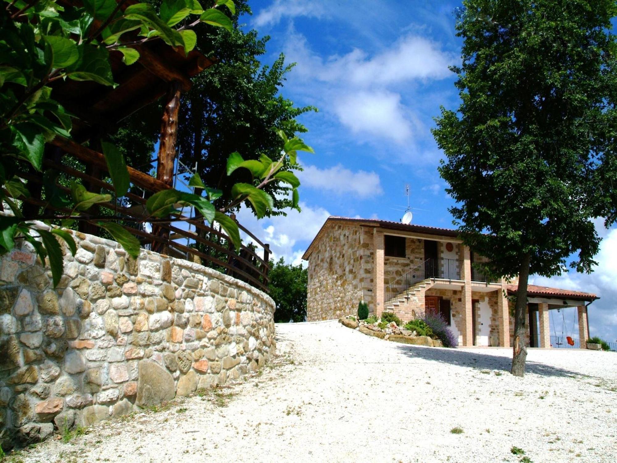 Timeless Villa In Cagli With Garden And Swimming Pool Kültér fotó